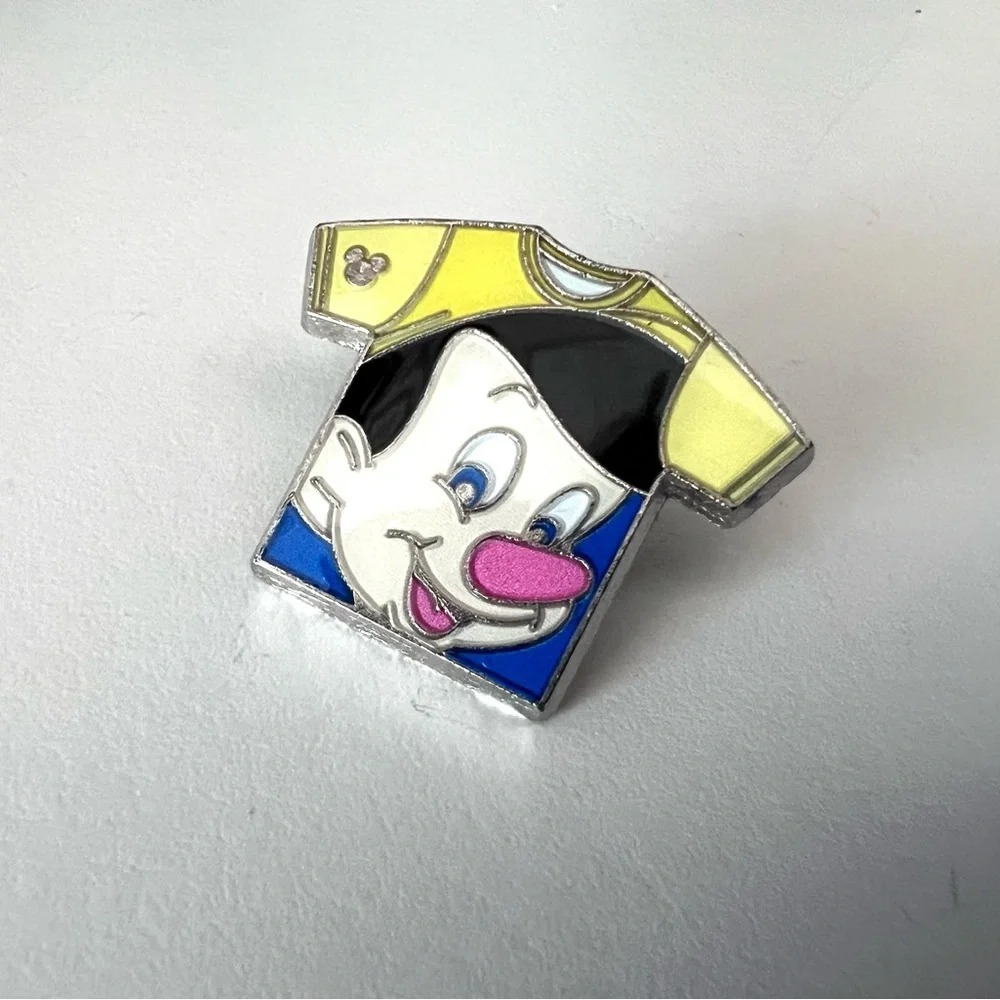 DISNEY Hidden Mickey Trading Pin featuring Pinnochio